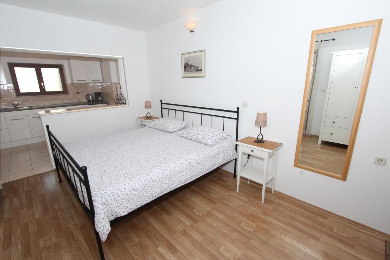 Apartments Mirela Rovinj Bagian luar foto