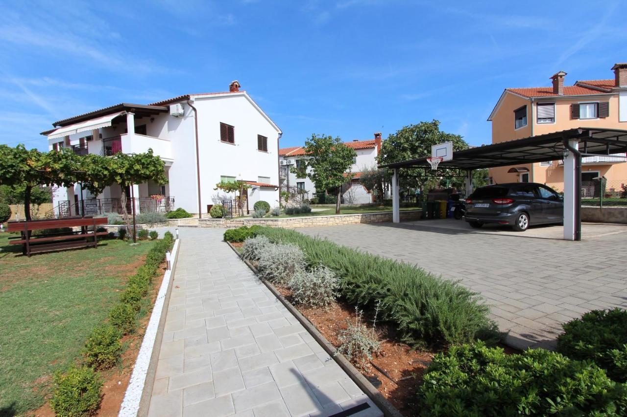 Apartments Mirela Rovinj Bagian luar foto