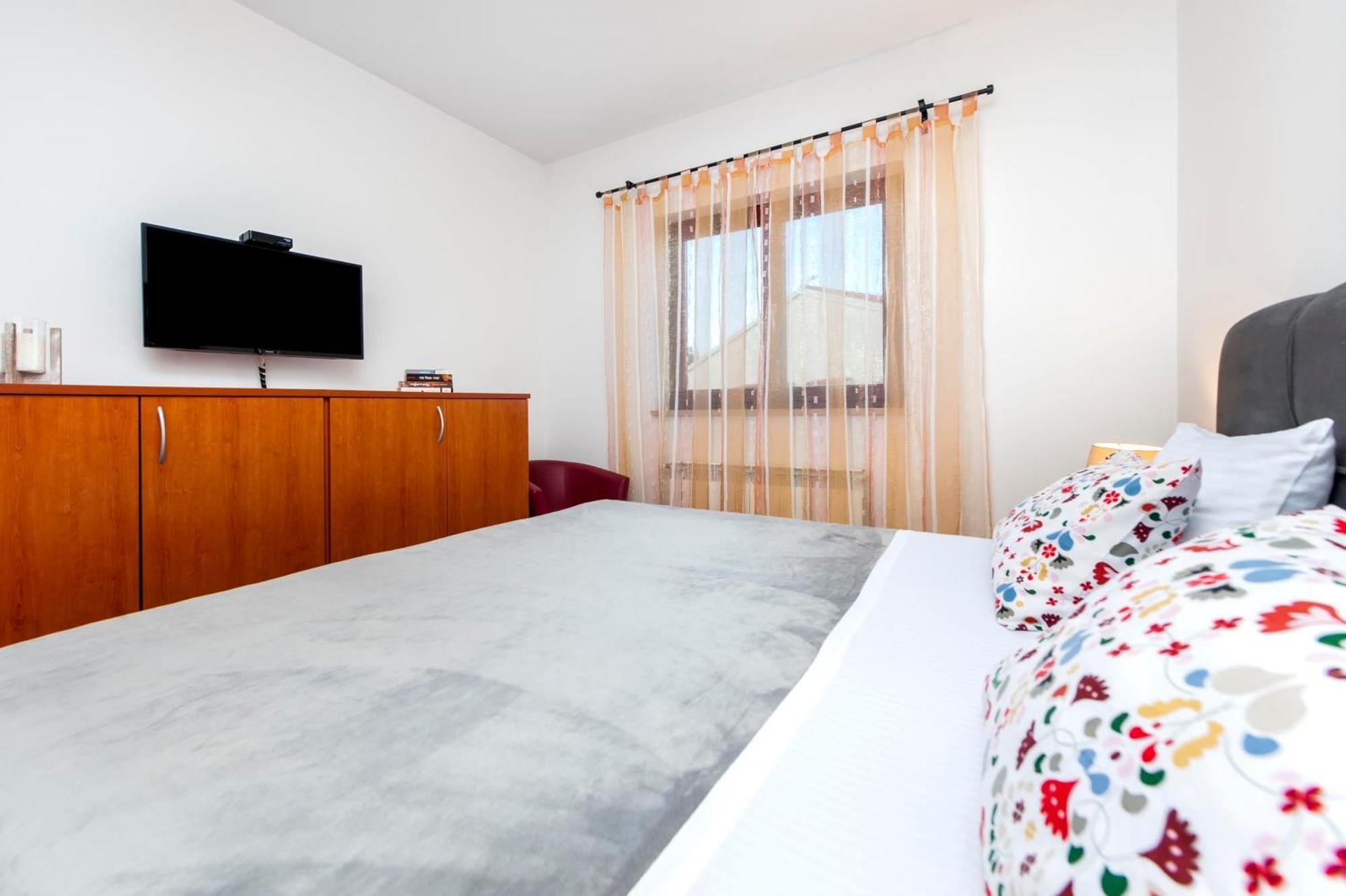 Apartments Mirela Rovinj Bagian luar foto